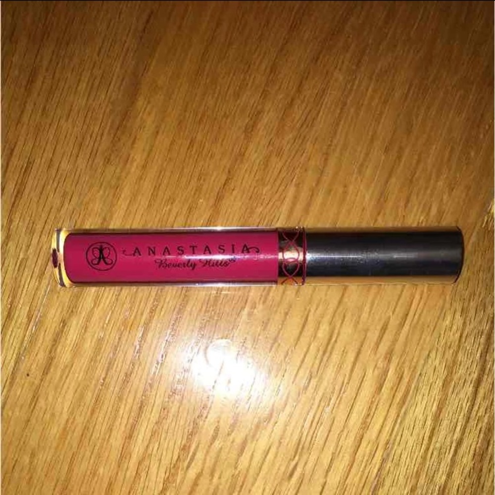 ABH Liquid Lipstick Carina